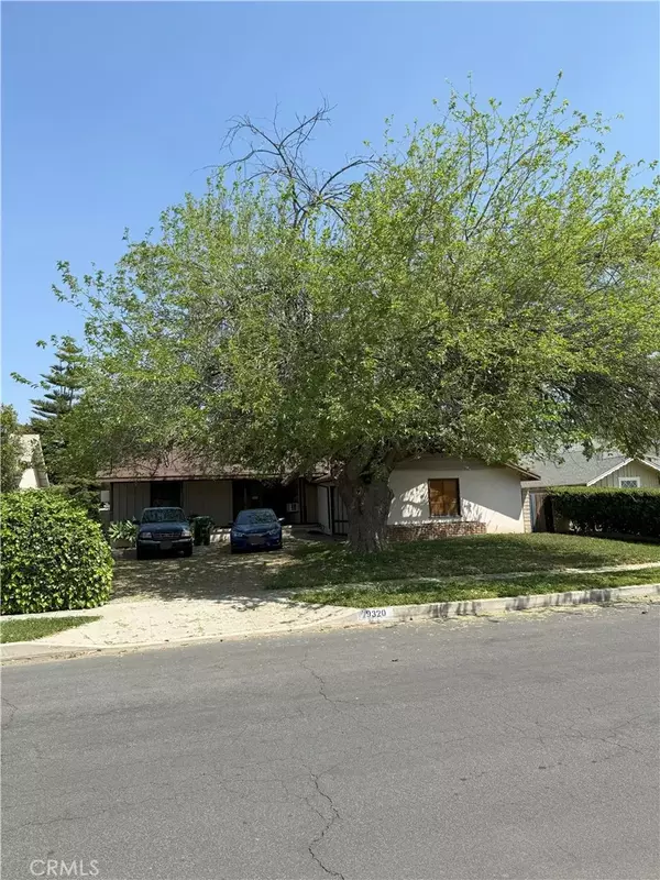 9320 Swinton Avenue, North Hills, CA 91343
