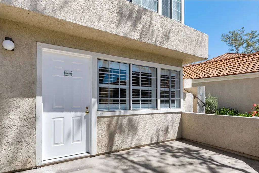 Calabasas, CA 91301,4240 Lost Hills Road #1904