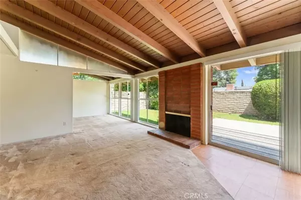 Reseda, CA 91335,8212 Chimineas Avenue