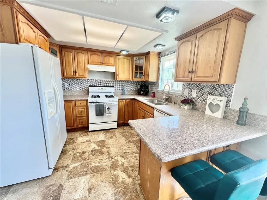 Lancaster, CA 93535,15714 Greenrock Avenue