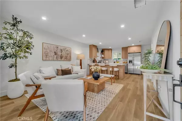 Panorama City, CA 91402,8519 Wakefield Avenue