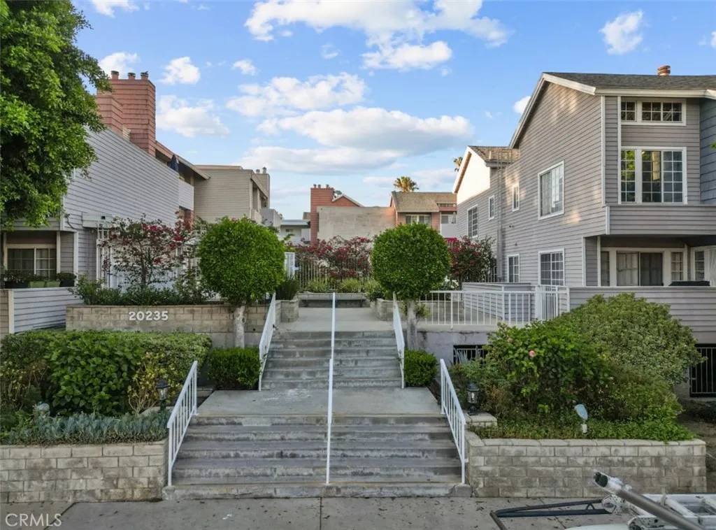 20235 Keswick Street #121, Winnetka, CA 91306