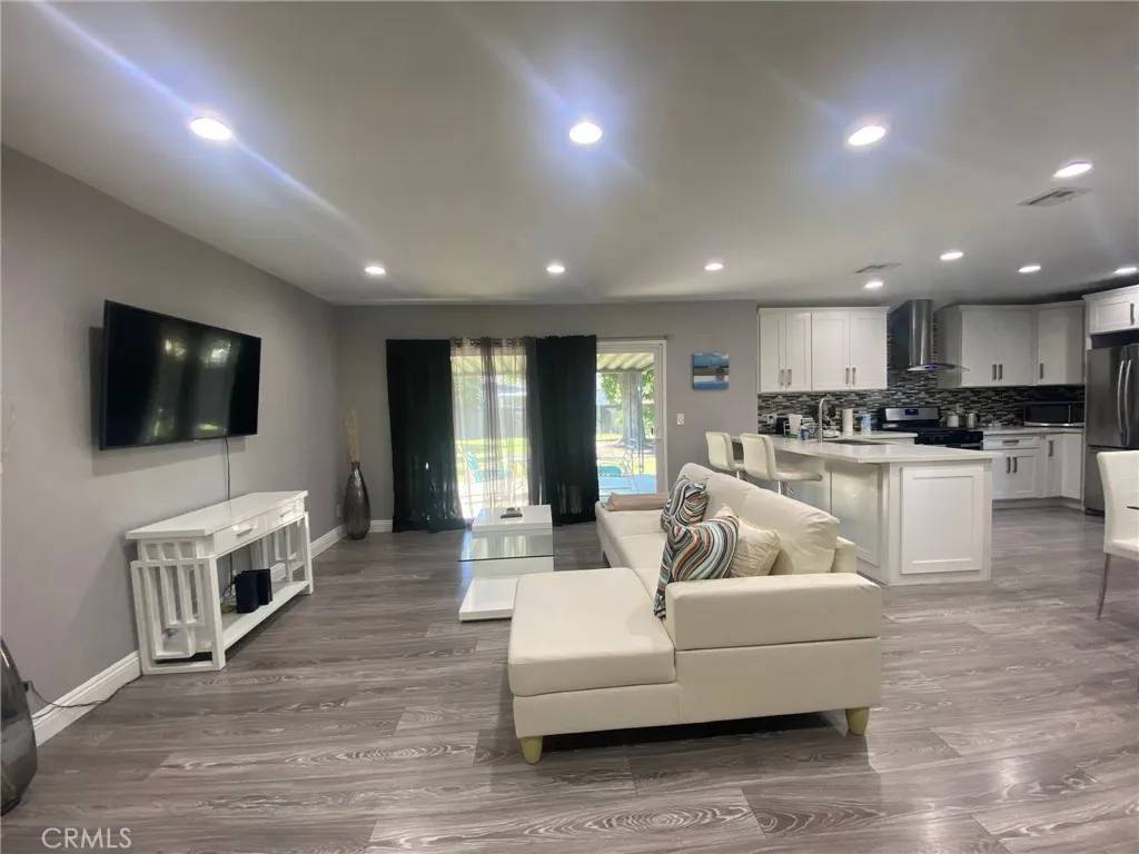Reseda, CA 91335,18935 Hart Street