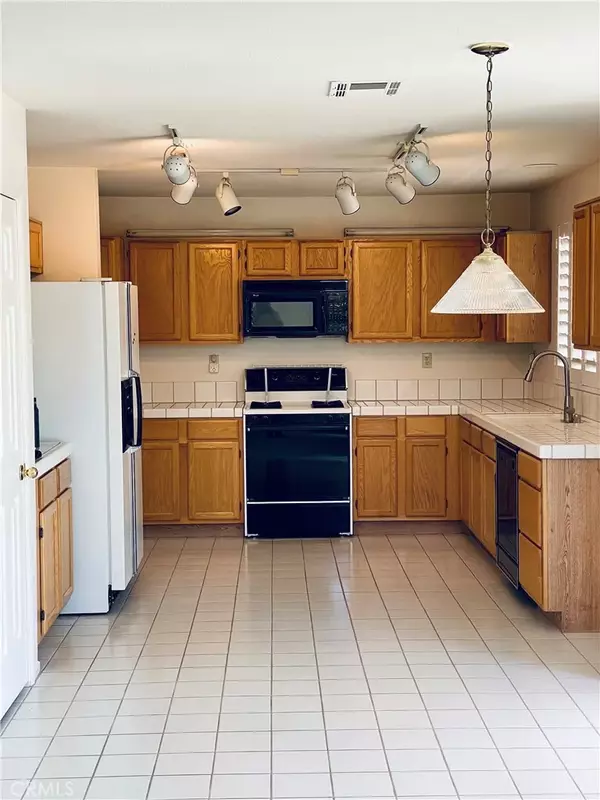 Lancaster, CA 93535,43222 Darby Street