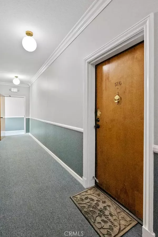 Sherman Oaks, CA 91423,13331 Moorpark Street #316