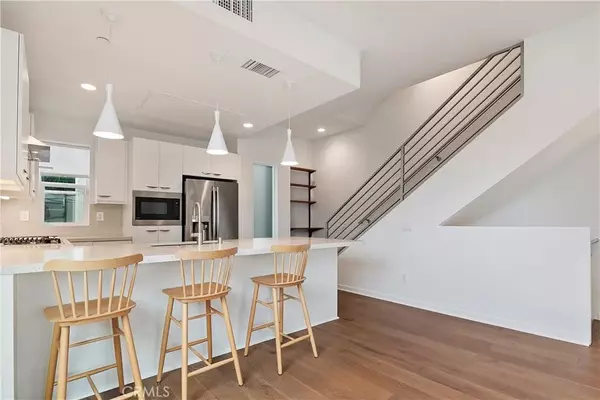 North Hollywood, CA 91601,4831 Craner Avenue