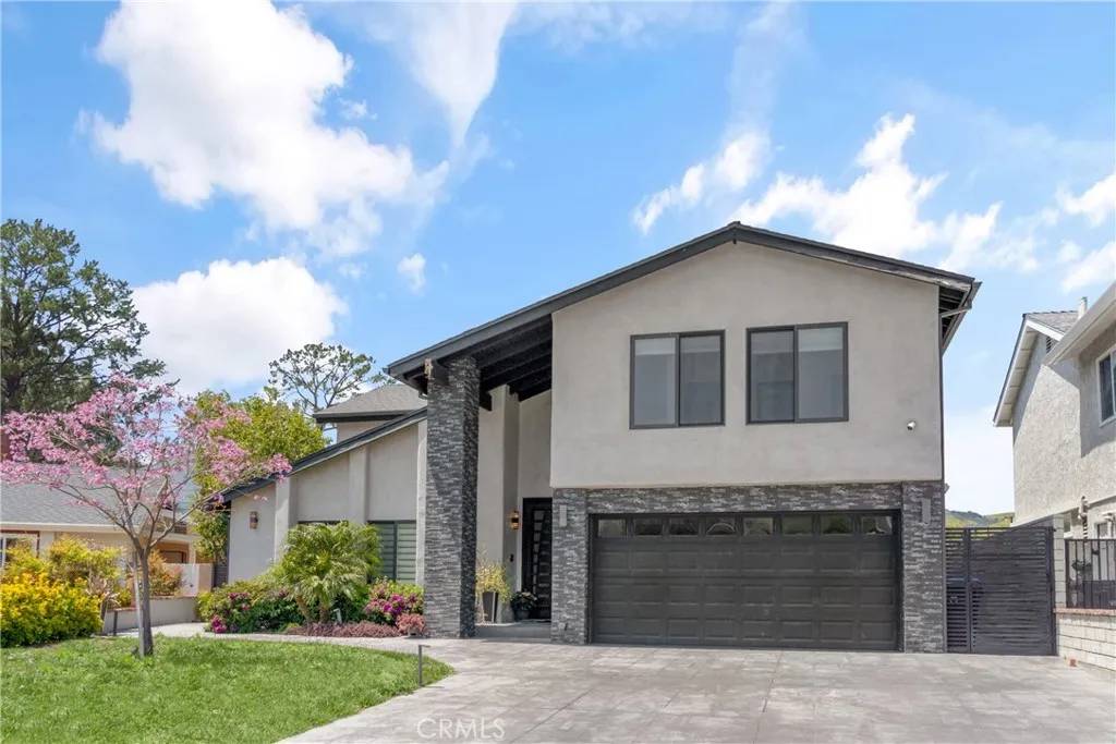 26011 Redbluff Drive, Calabasas, CA 91302