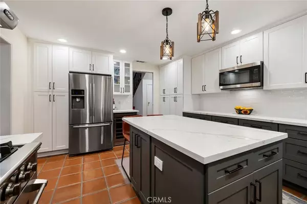 Lake Balboa, CA 91406,7255 De Celis Place