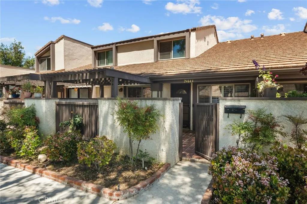 Valencia, CA 91355,24644 Golfview Drive