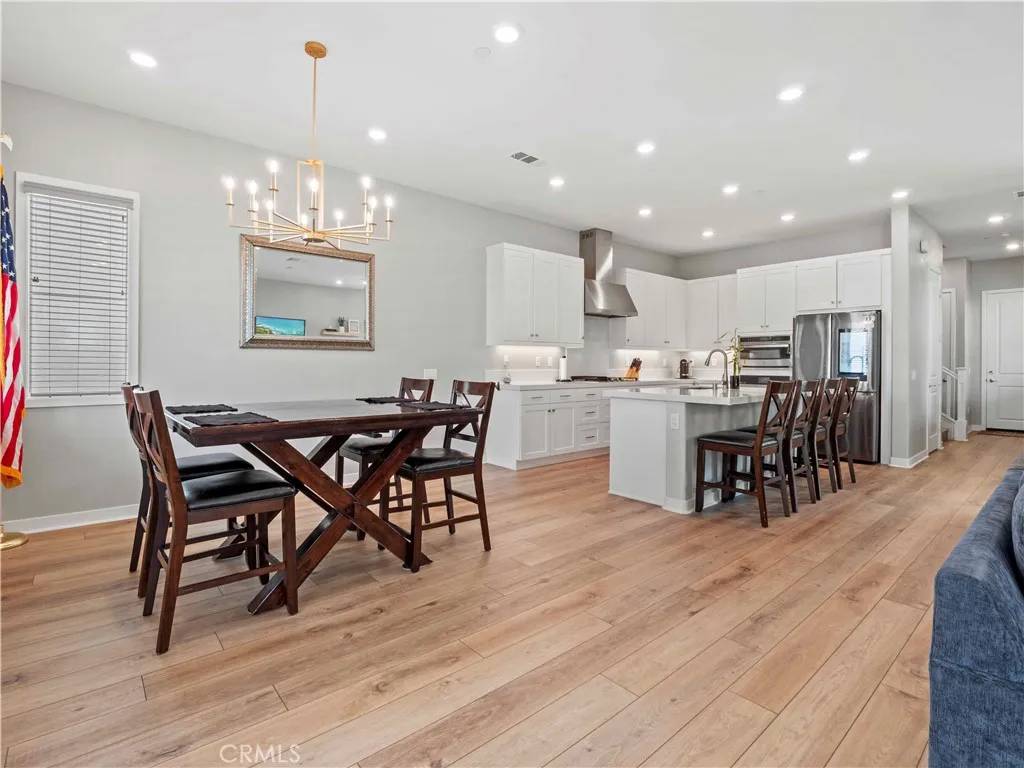 Valencia, CA 91381,27730 Knoll View Place