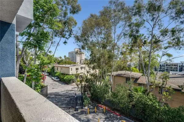 Los Angeles, CA 90068,1940 N Highland Avenue #69