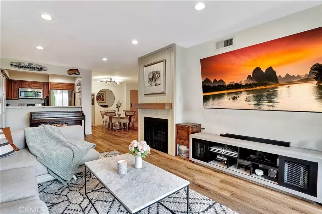 Granada Hills, CA 91344,16866 Kingsbury Street #309