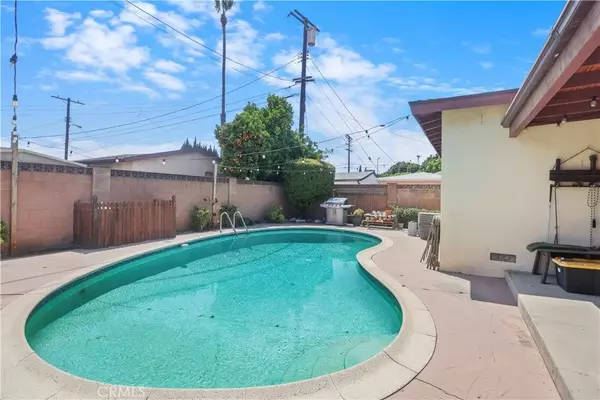 North Hollywood, CA 91605,12844 Elkwood Street