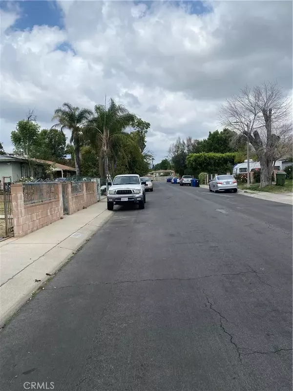 Panorama City, CA 91402,8849 Tyrone Avenue