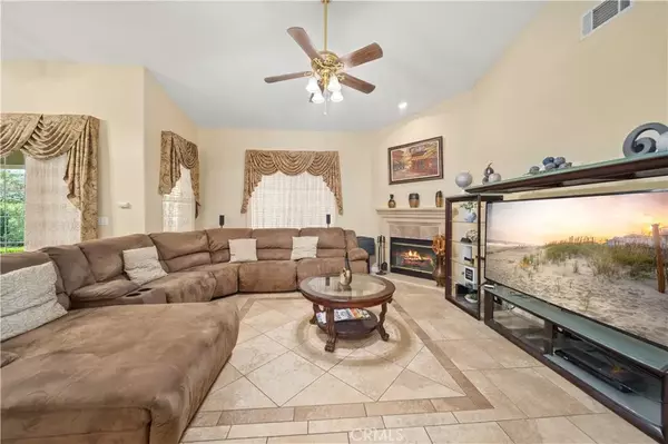 Palmdale, CA 93551,241 W Quail Drive