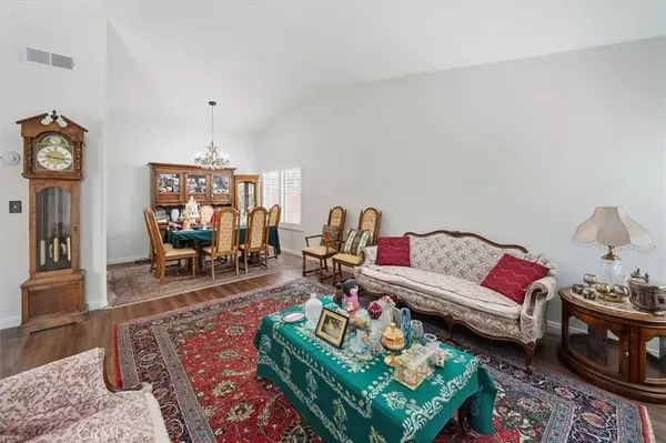 Valencia, CA 91355,23679 Via Maduro