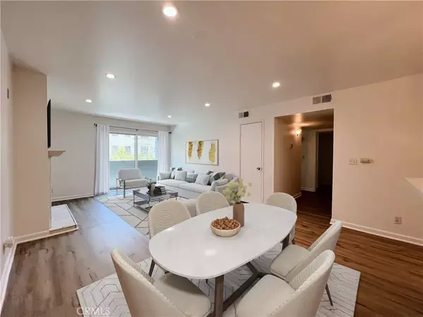 Los Angeles, CA 90068,1940 N Highland Avenue #25