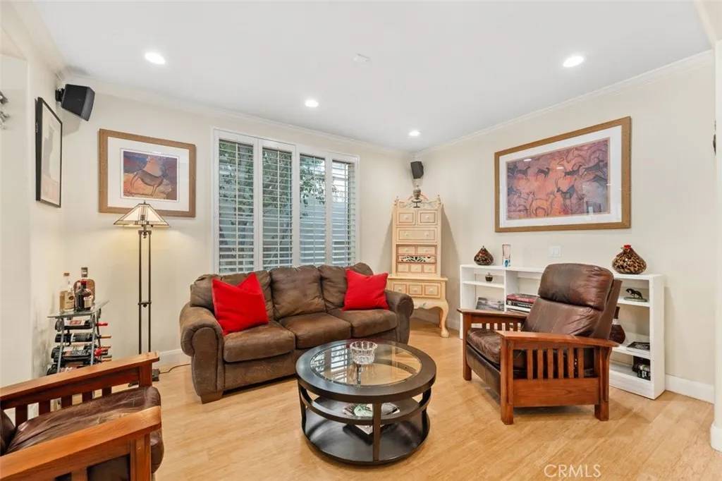 Toluca Lake, CA 91602,4406 Moorpark Way