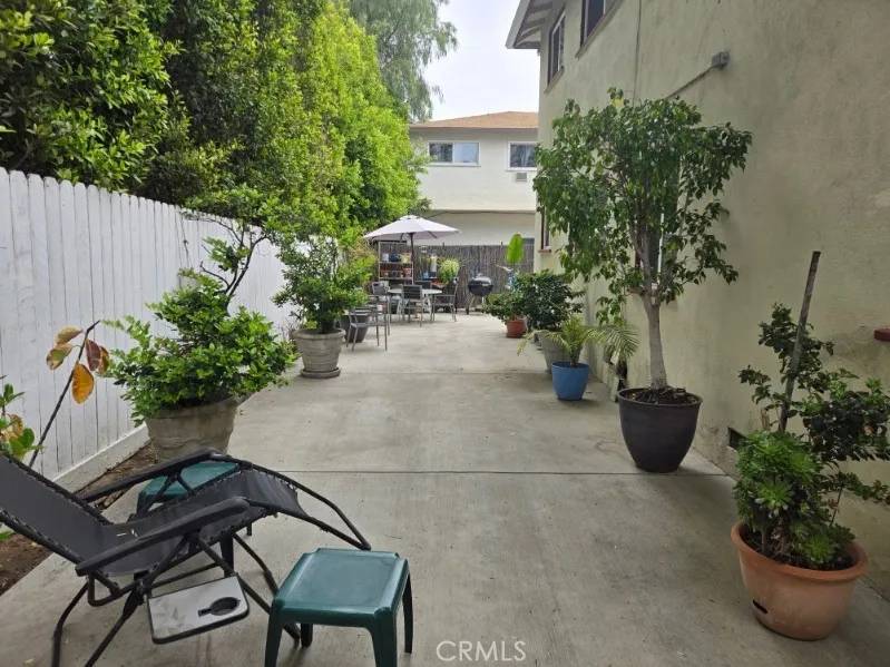 Sherman Oaks, CA 91423,4949 Coldwater Canyon Avenue #1