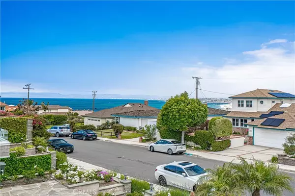 Redondo Beach, CA 90277,206 Calle De Sirenas