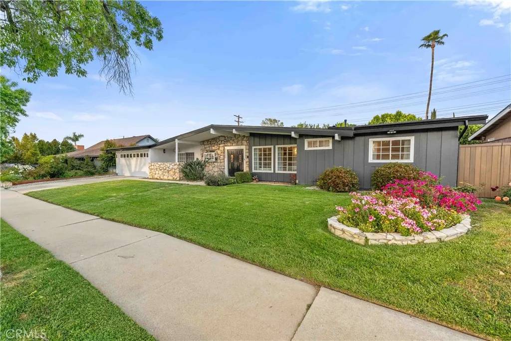 Woodland Hills, CA 91364,4810 Heaven Avenue