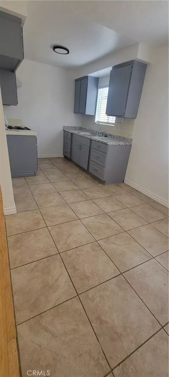 Hawthorne, CA 90250,4370 W 141st Street #200