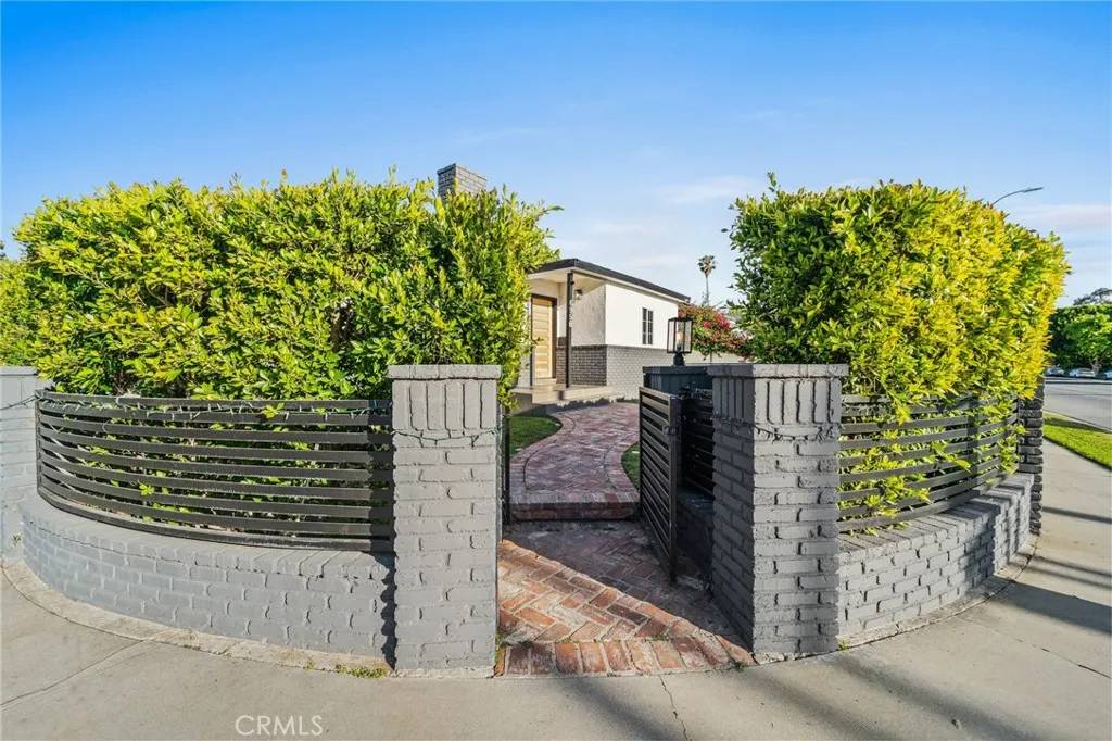 Reseda, CA 91335,6956 Corbin Avenue