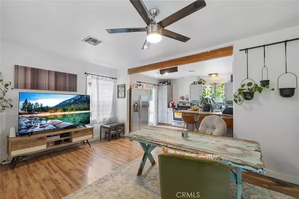 Panorama City, CA 91402,8036 Hazeltine Avenue