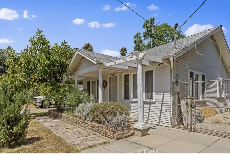 15945 Hart Street, Lake Balboa, CA 91406