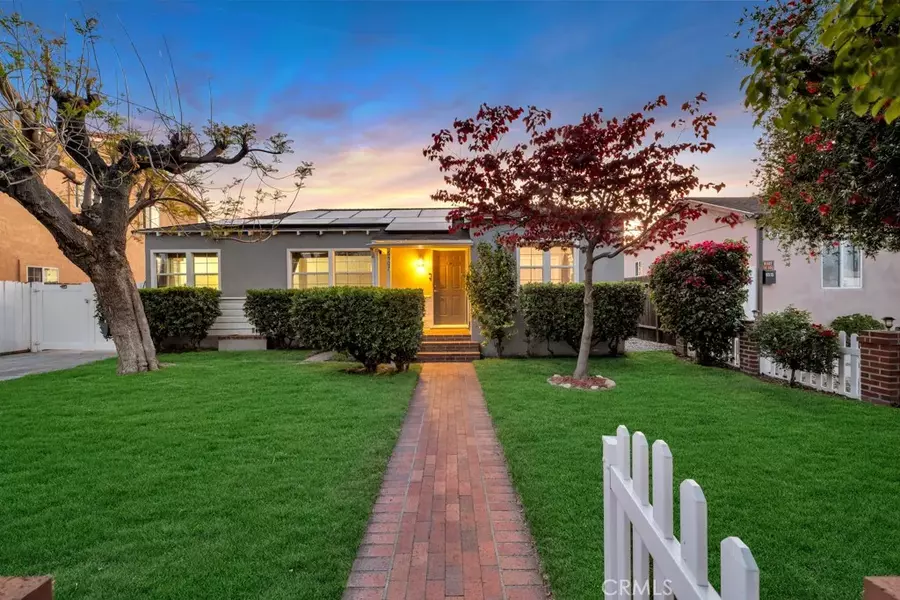 6507 Gentry Avenue, North Hollywood, CA 91606