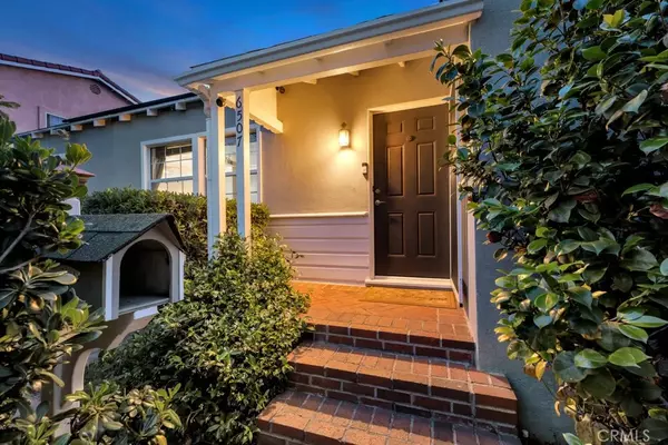 North Hollywood, CA 91606,6507 Gentry Avenue