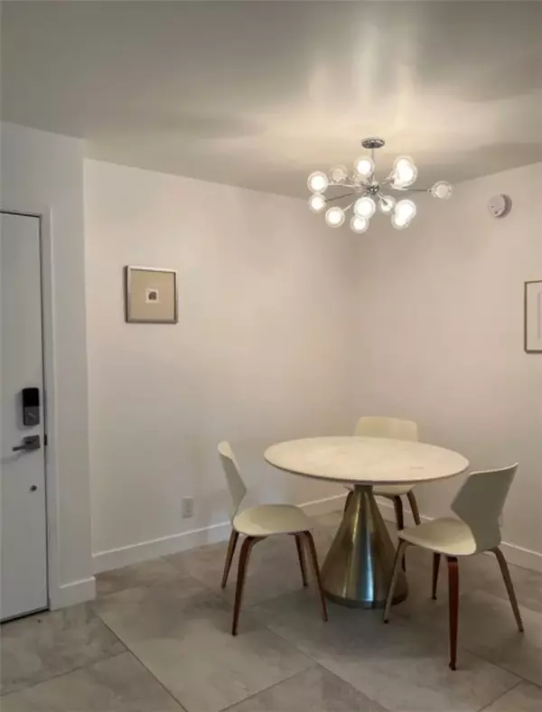 Encino, CA 91316,5460 White Oak Avenue #A305