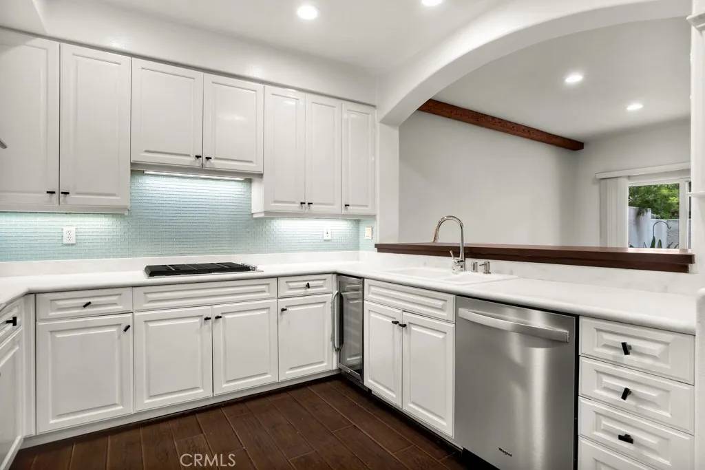 Malibu, CA 90265,6435 Zumirez Drive #2