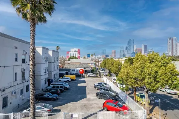 Los Angeles, CA 90015,907 W 17th