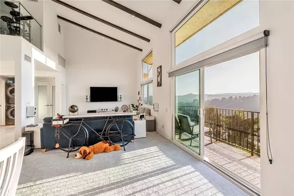 Bel Air, CA 90077,2385 Roscomare Road #F10