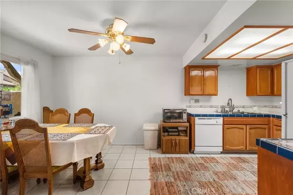 Lancaster, CA 93535,1836 E Avenue J2 #5