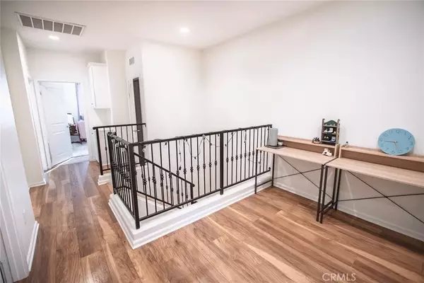 Pacoima, CA 91331,10348 Diamond Way