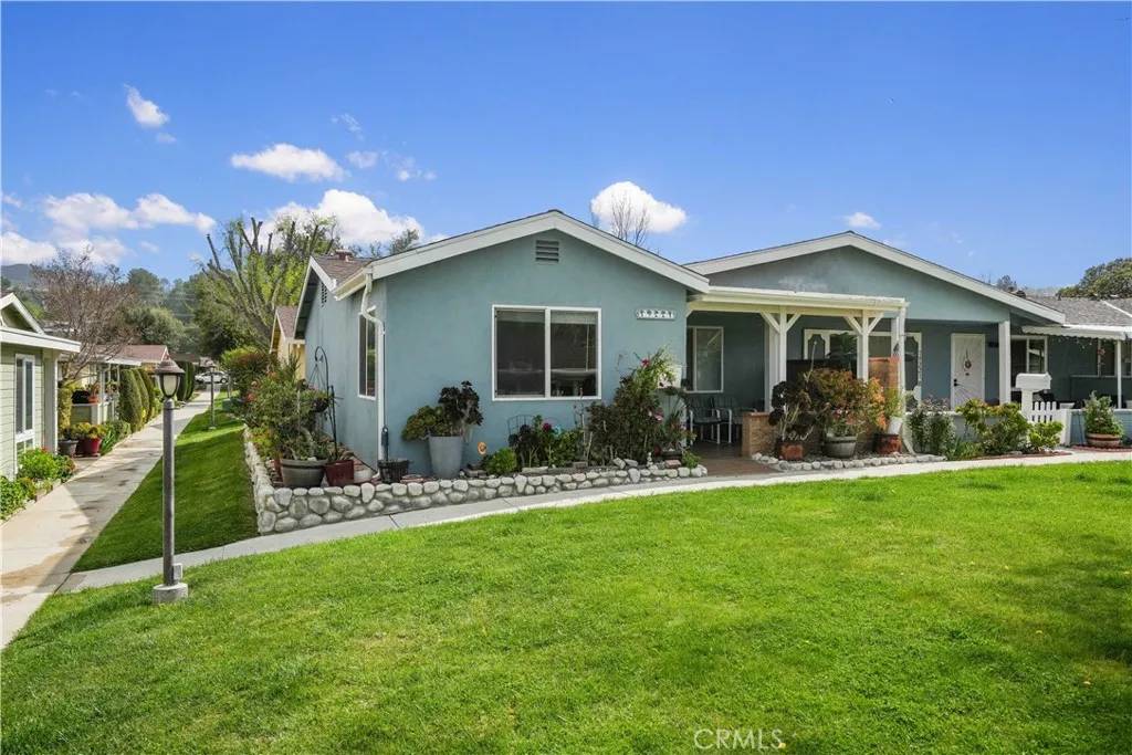 19221 Avenue Of The Oaks #A,  Newhall,  CA 91321