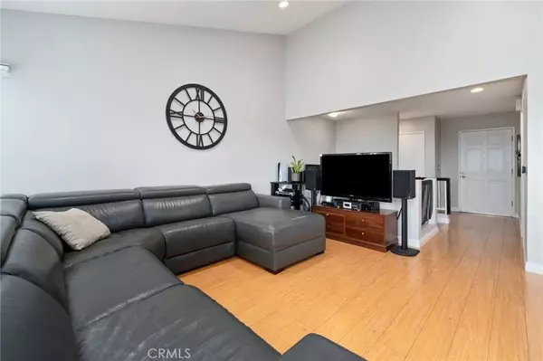 Granada Hills, CA 91344,15796 Midwood Drive #6