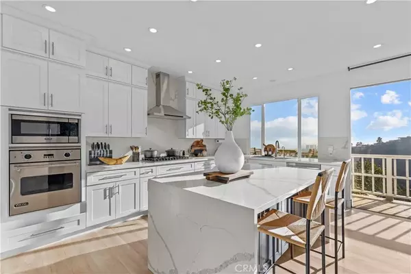 Los Angeles, CA 90069,2019 Sunset Plaza Drive