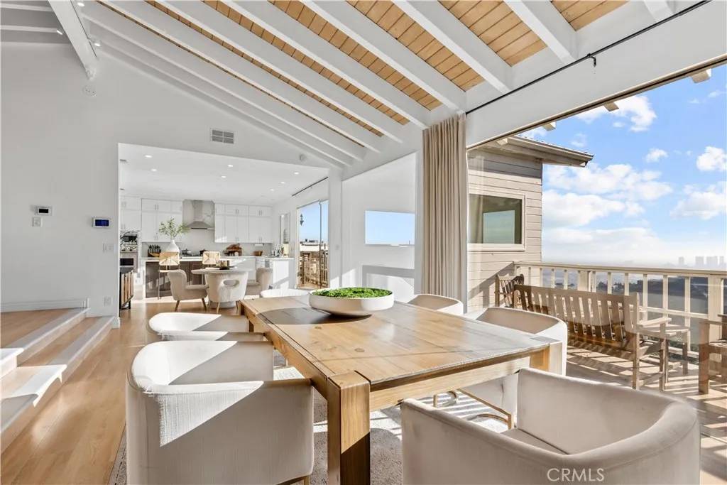 2019 Sunset Plaza Drive, Los Angeles, CA 90069
