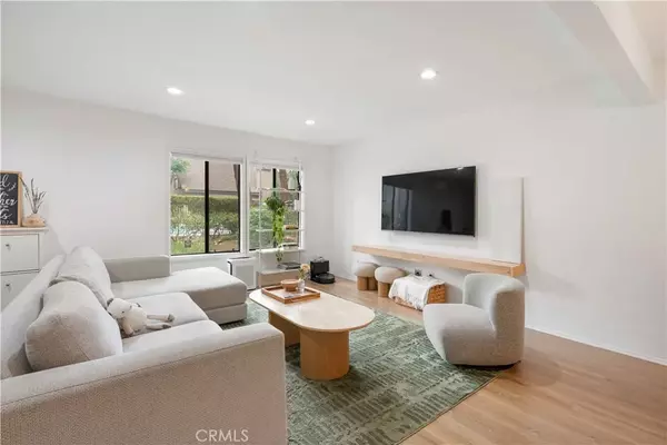 Northridge, CA 91324,9735 Reseda Boulevard #56