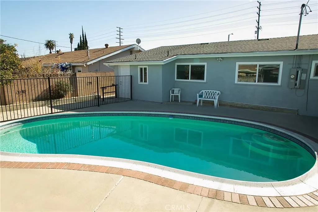 West Hills, CA 91307,22445 vanowen st