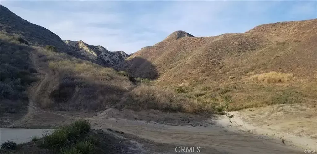 Simi Valley, CA 93063,25 Chivo