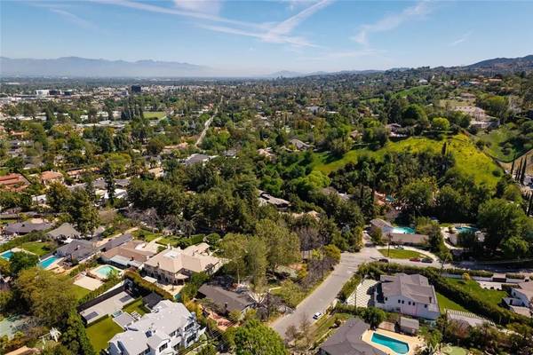 Tarzana, CA 91356,5050 Casa Drive