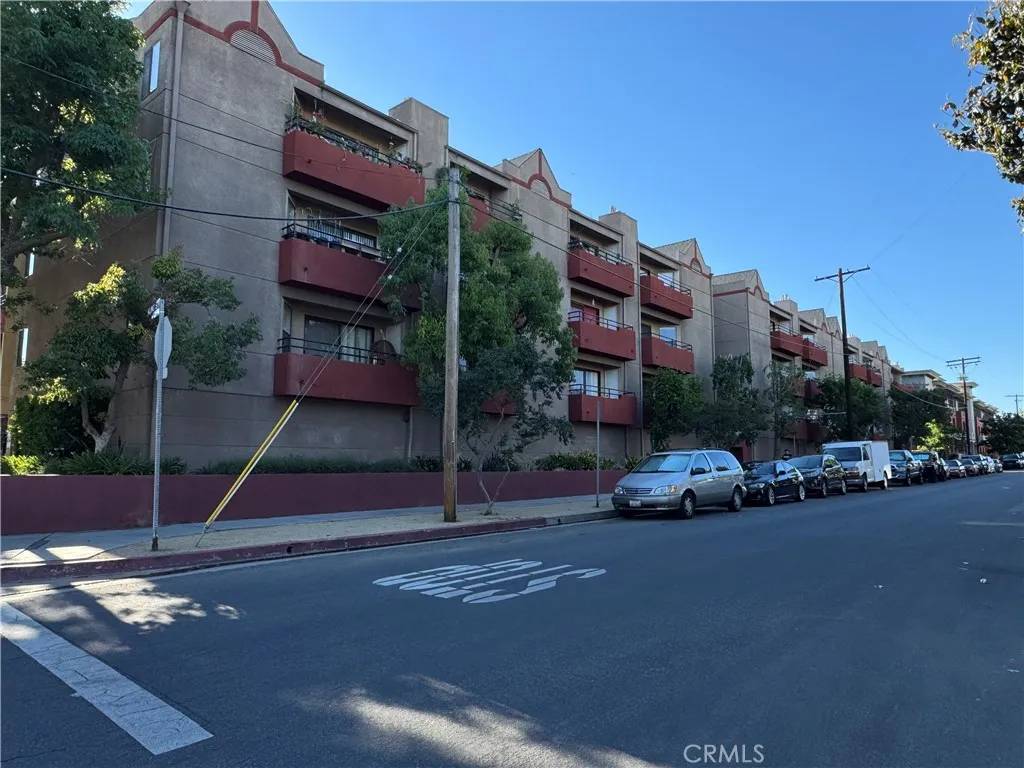 4717 Ben Avenue #210, Valley Village, CA 91607