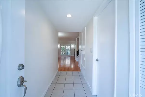 Sunland, CA 91040,8335 Grenoble Street #27