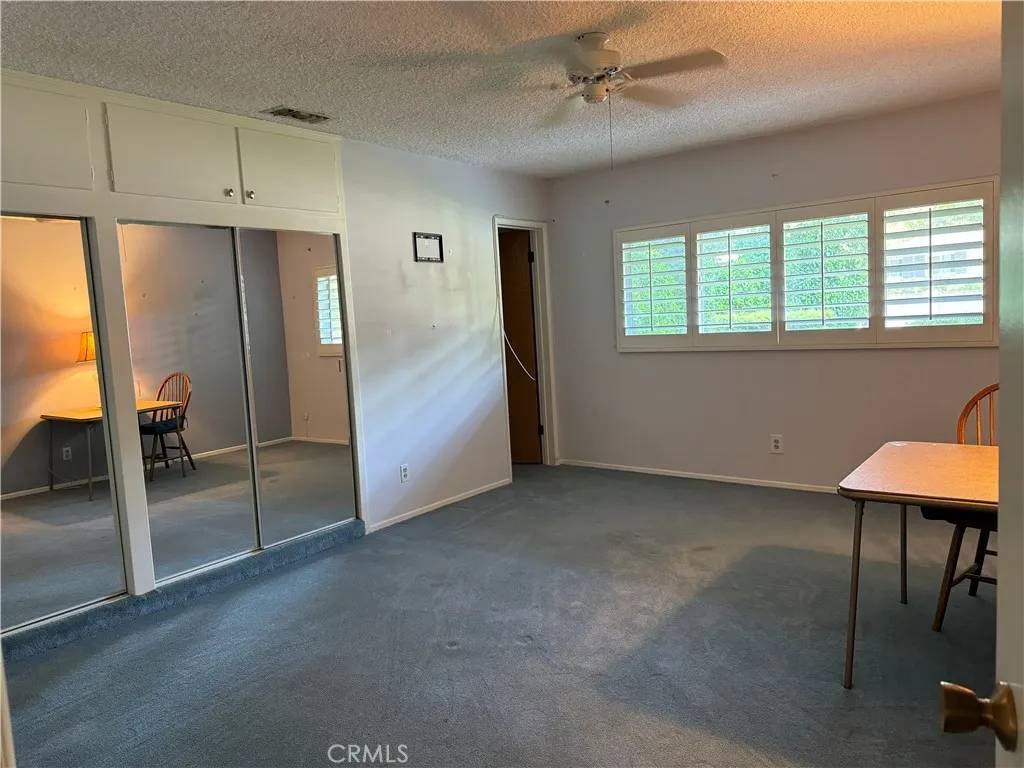 Newhall, CA 91321,23307 Maple Street