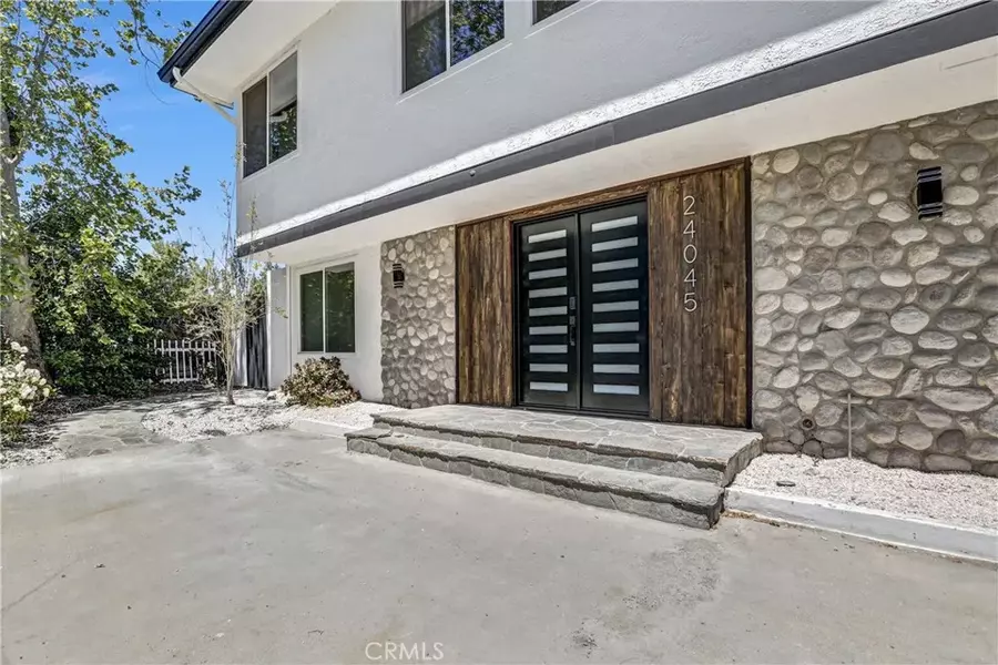 24045 Philiprimm Street, Woodland Hills, CA 91367