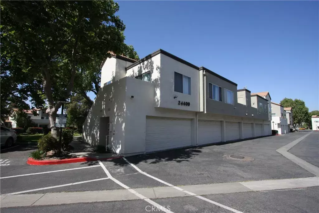 Newhall, CA 91321,24409 Valle Del Oro #201